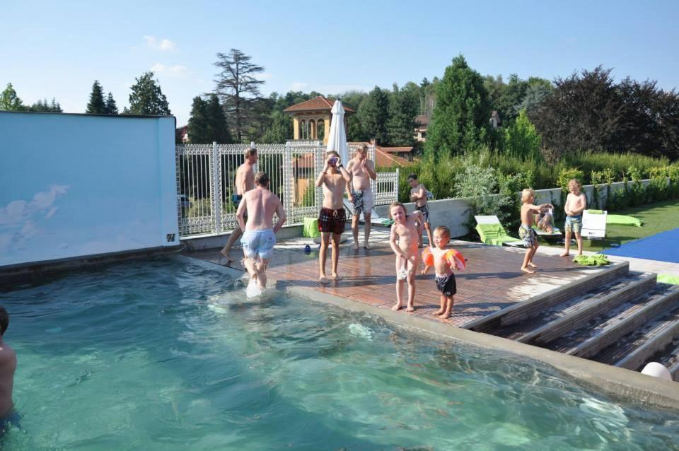 Albergo Ristorante Madonnina Cantello Bagian luar foto