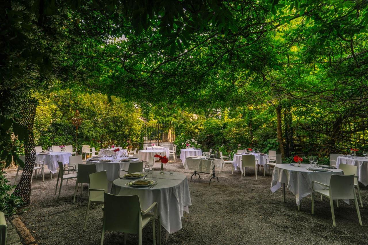 Albergo Ristorante Madonnina Cantello Bagian luar foto