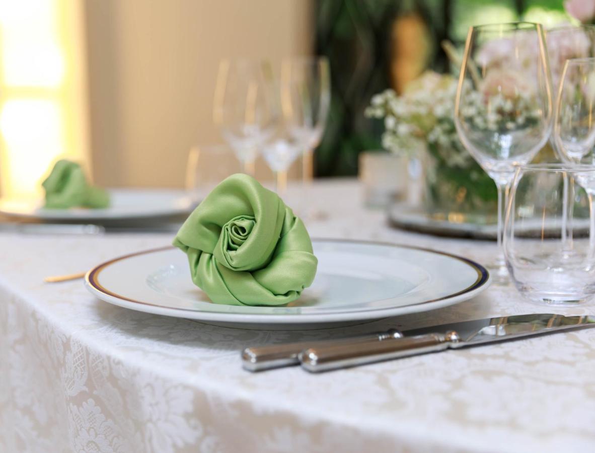 Albergo Ristorante Madonnina Cantello Bagian luar foto